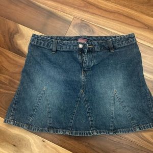 Fit and Flare Soft Denim Skirt from Old Navy. Size 6